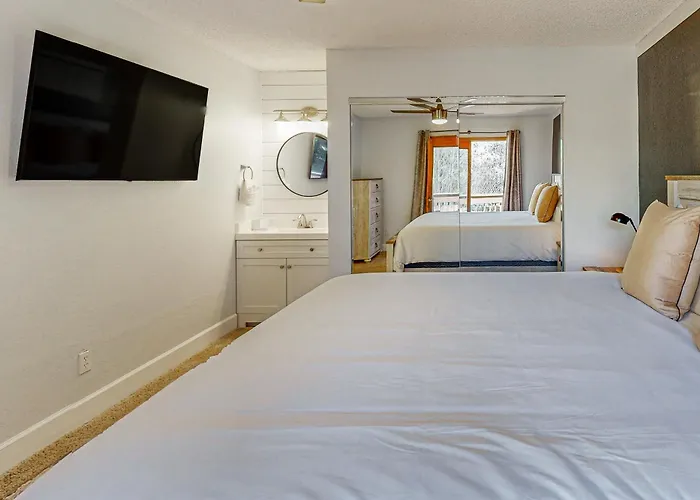 Near Hiking & Biking! Flagstaff W/ Grill Holiday home *